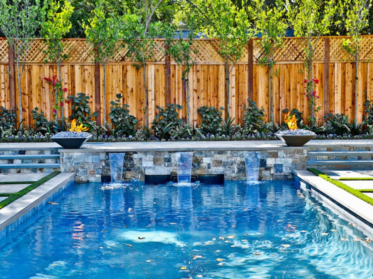 Pool with Fast Lane current swim system