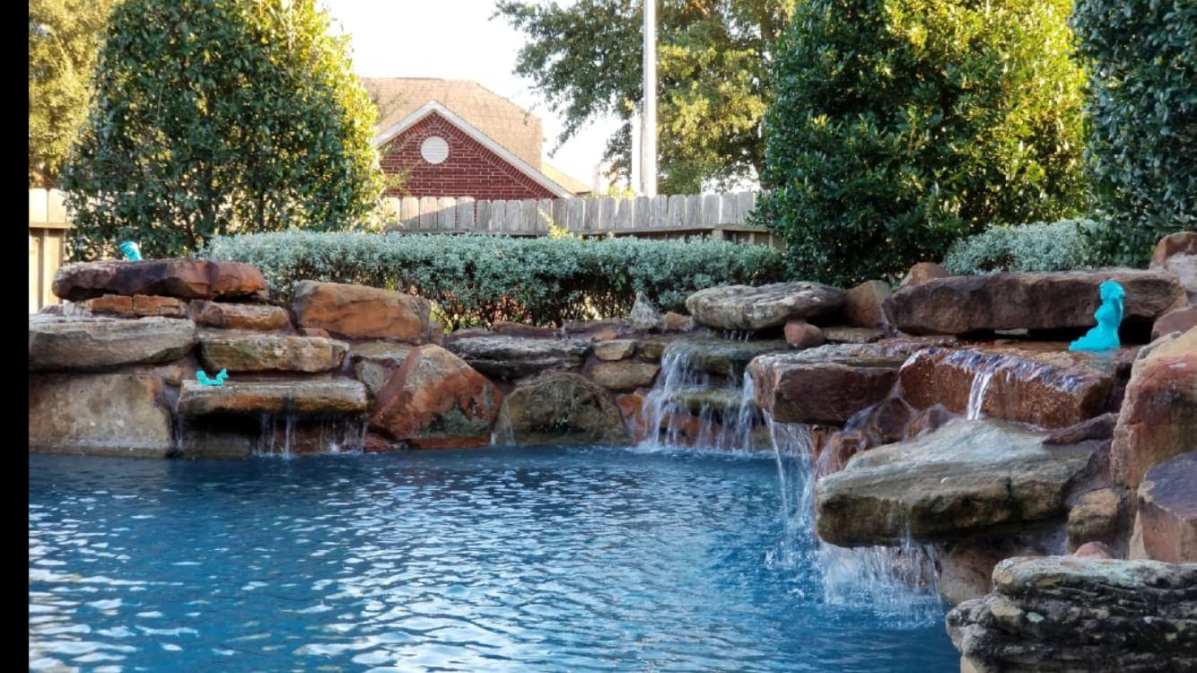 Houston Cool Pools lifestyle backyard scene
