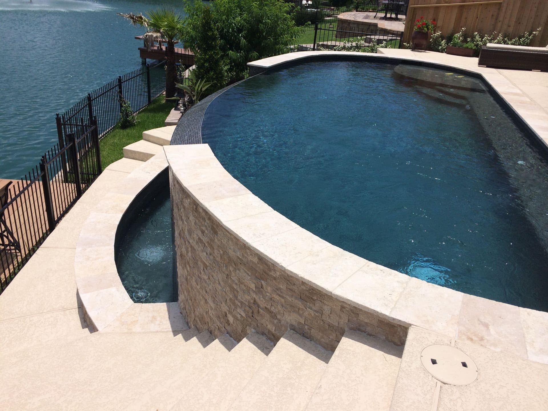 Resort-style pool design